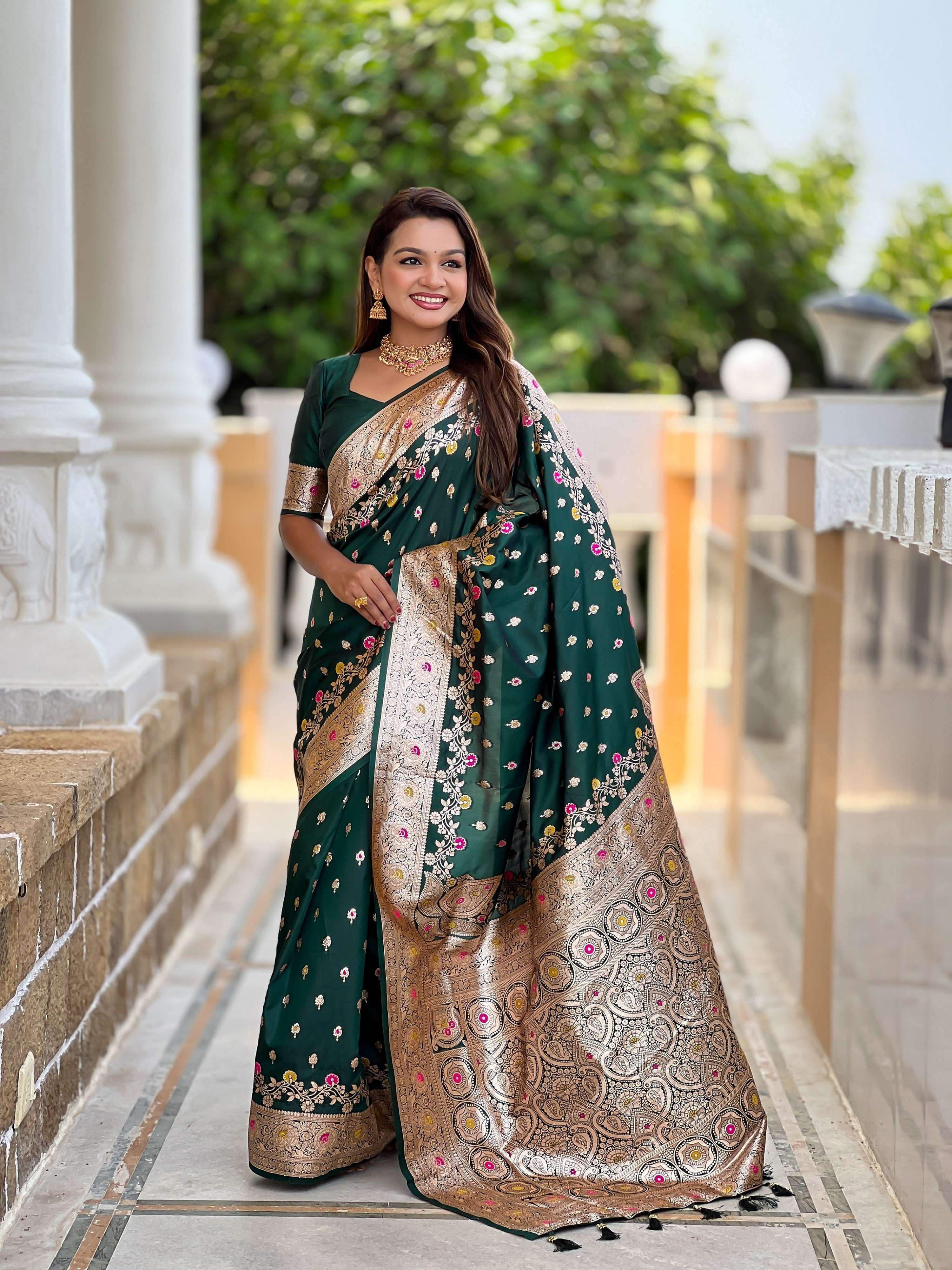 Vedant Vastram Soft Litchi Silk Banarasi Silk Jacquard Saree - Green | Grocsy