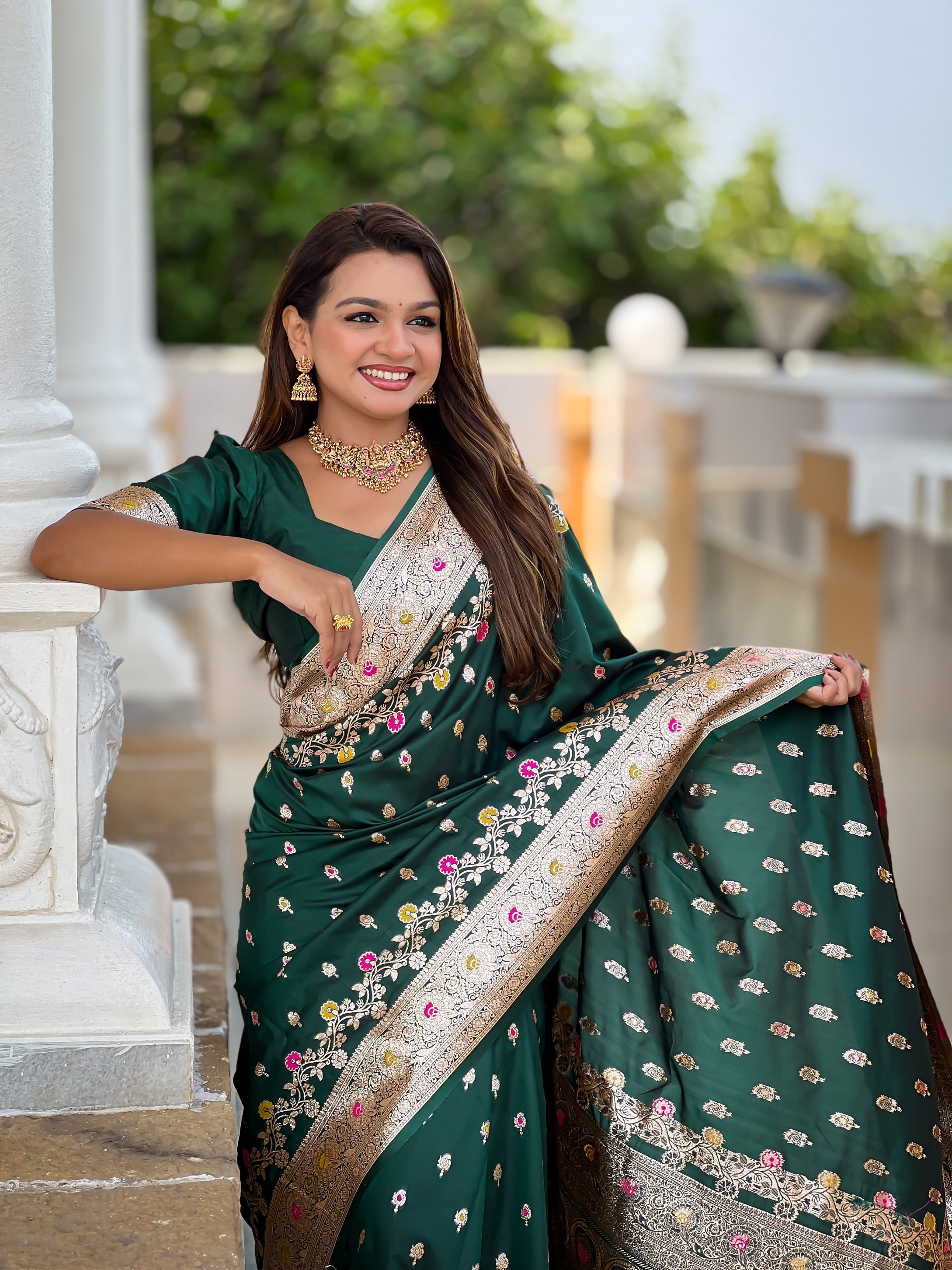 Vedant Vastram Soft Litchi Silk Banarasi Silk Jacquard Saree - Green | Grocsy