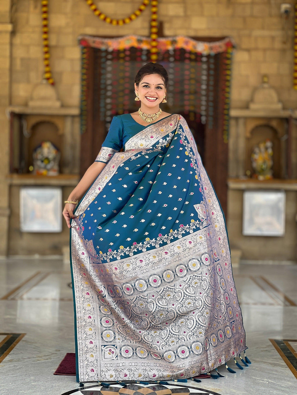 Vedant Vastram Soft Litchi Silk Banarasi Silk Jacquard Saree - Morpich | Grocsy