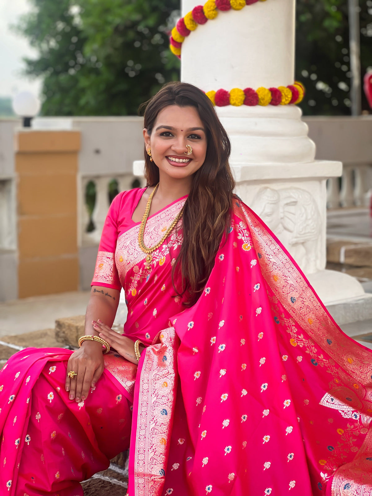 Vedant Vastram Soft Litchi Silk Banarasi Silk Jacquard Saree - Rani | Grocsy