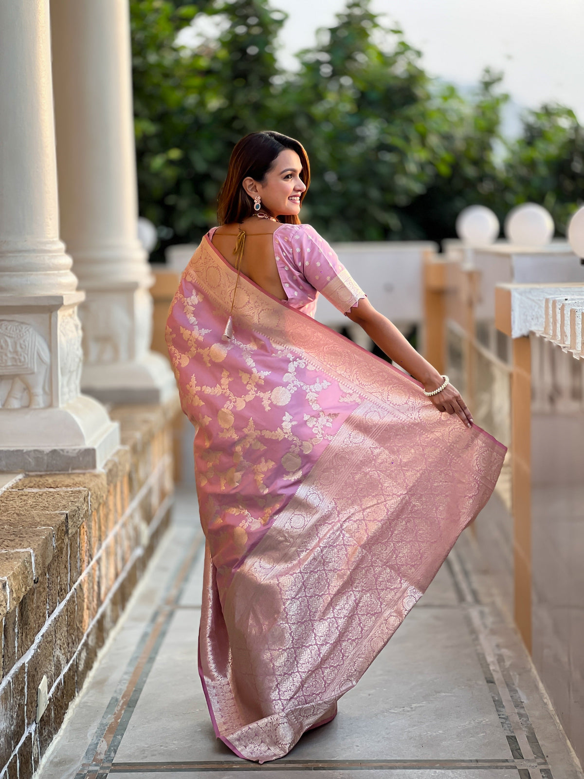 Vedant Vastram Soft Litchi Silk Banarasi Silk Jacquard Saree - Pink | Grocsy