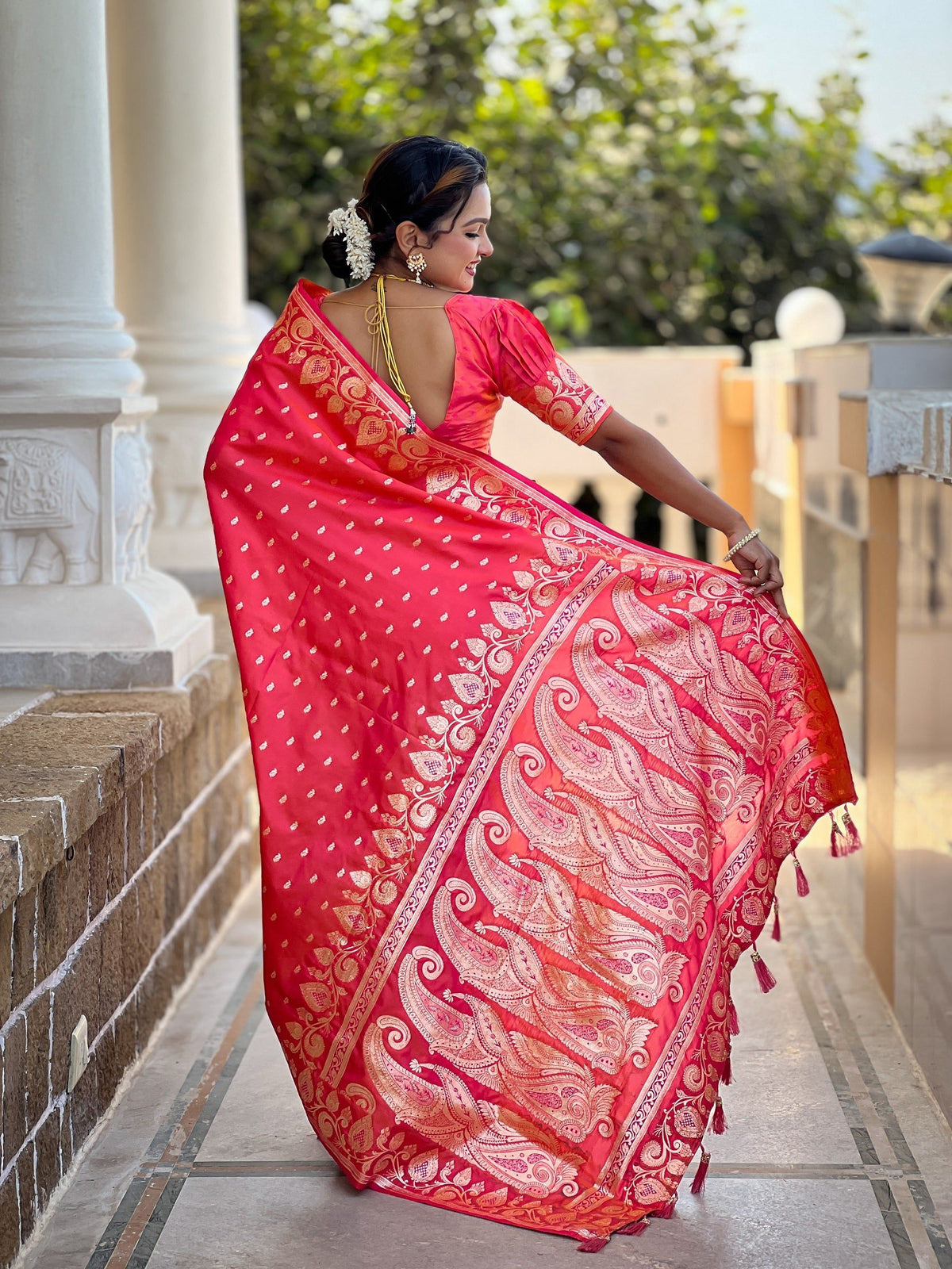 Vedant Vastram Soft Litchi Silk Banarasi Silk Jacquard Saree - Gajri | Grocsy