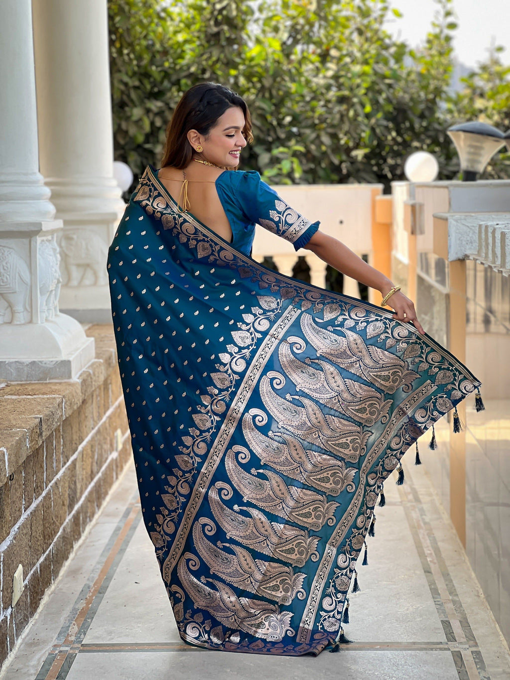 Vedant Vastram Soft Litchi Silk Banarasi Silk Jacquard Saree - Morpich | Grocsy