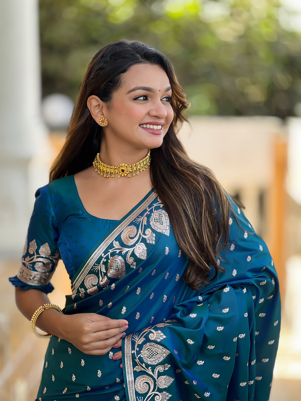 Vedant Vastram Soft Litchi Silk Banarasi Silk Jacquard Saree - Morpich | Grocsy