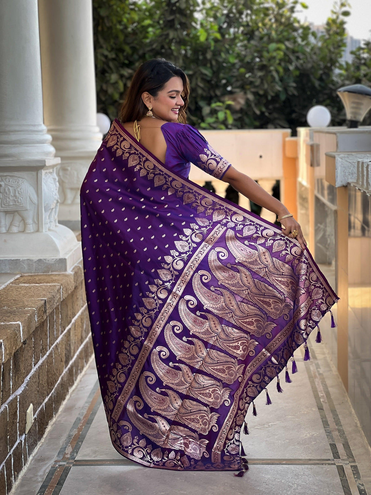 Vedant Vastram Soft Litchi Silk Banarasi Silk Jacquard Saree - Violet | Grocsy