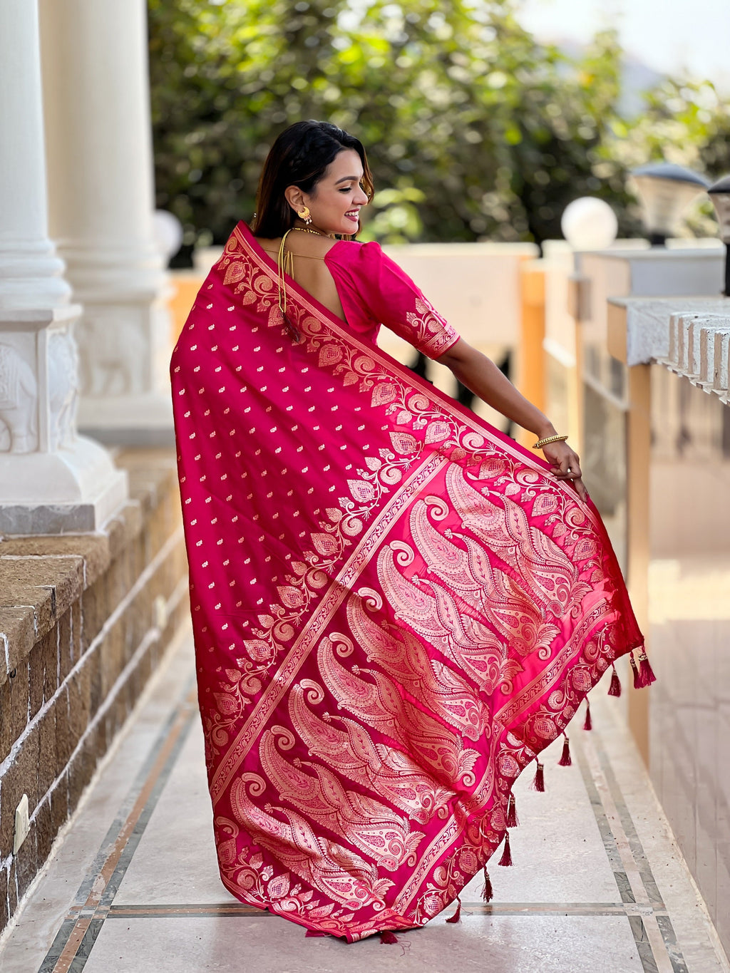 Vedant Vastram Soft Litchi Silk Banarasi Silk Jacquard Saree - Pink | Grocsy
