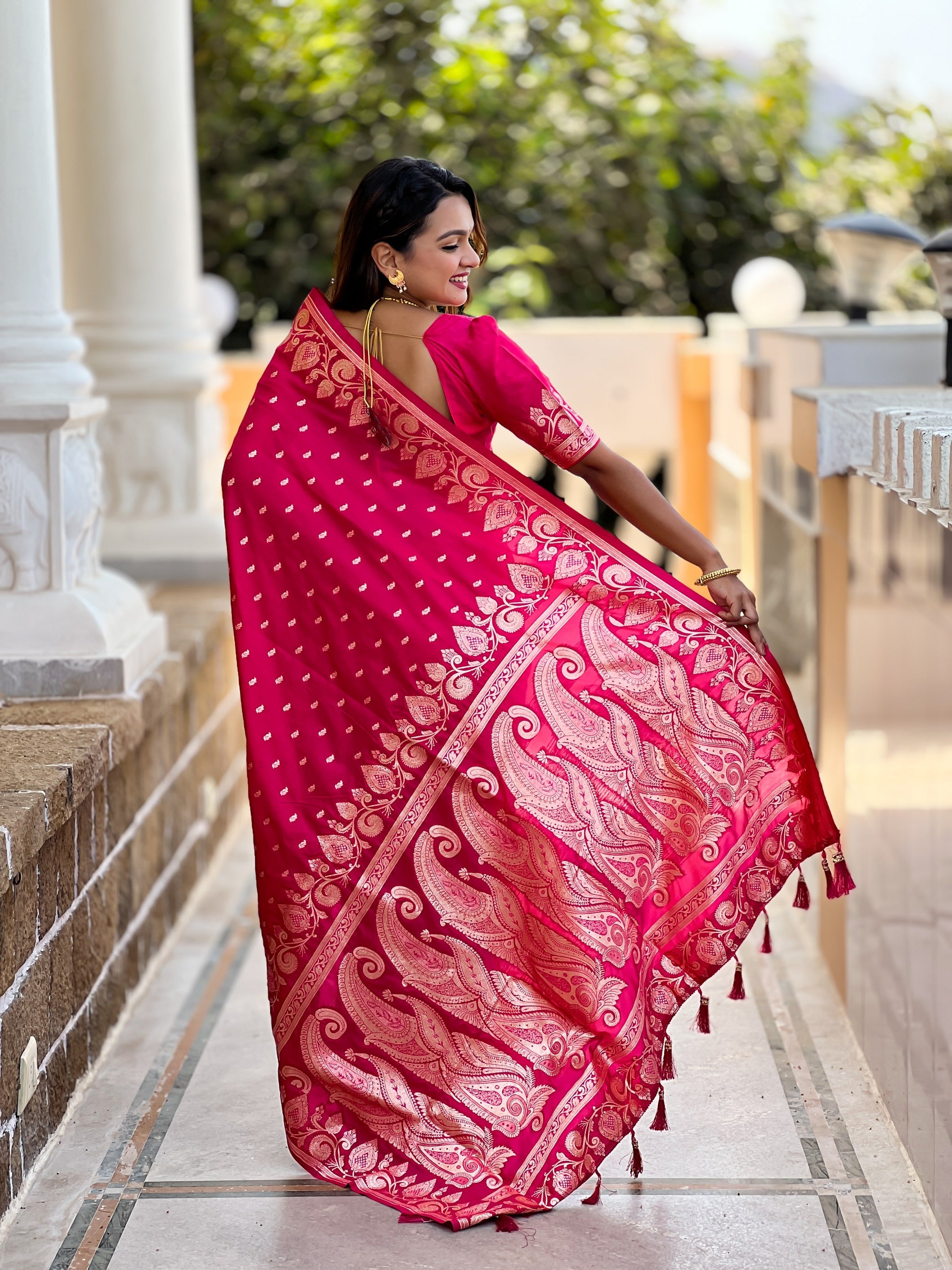 Vedant Vastram Soft Litchi Silk Banarasi Silk Jacquard Saree - Pink | Grocsy