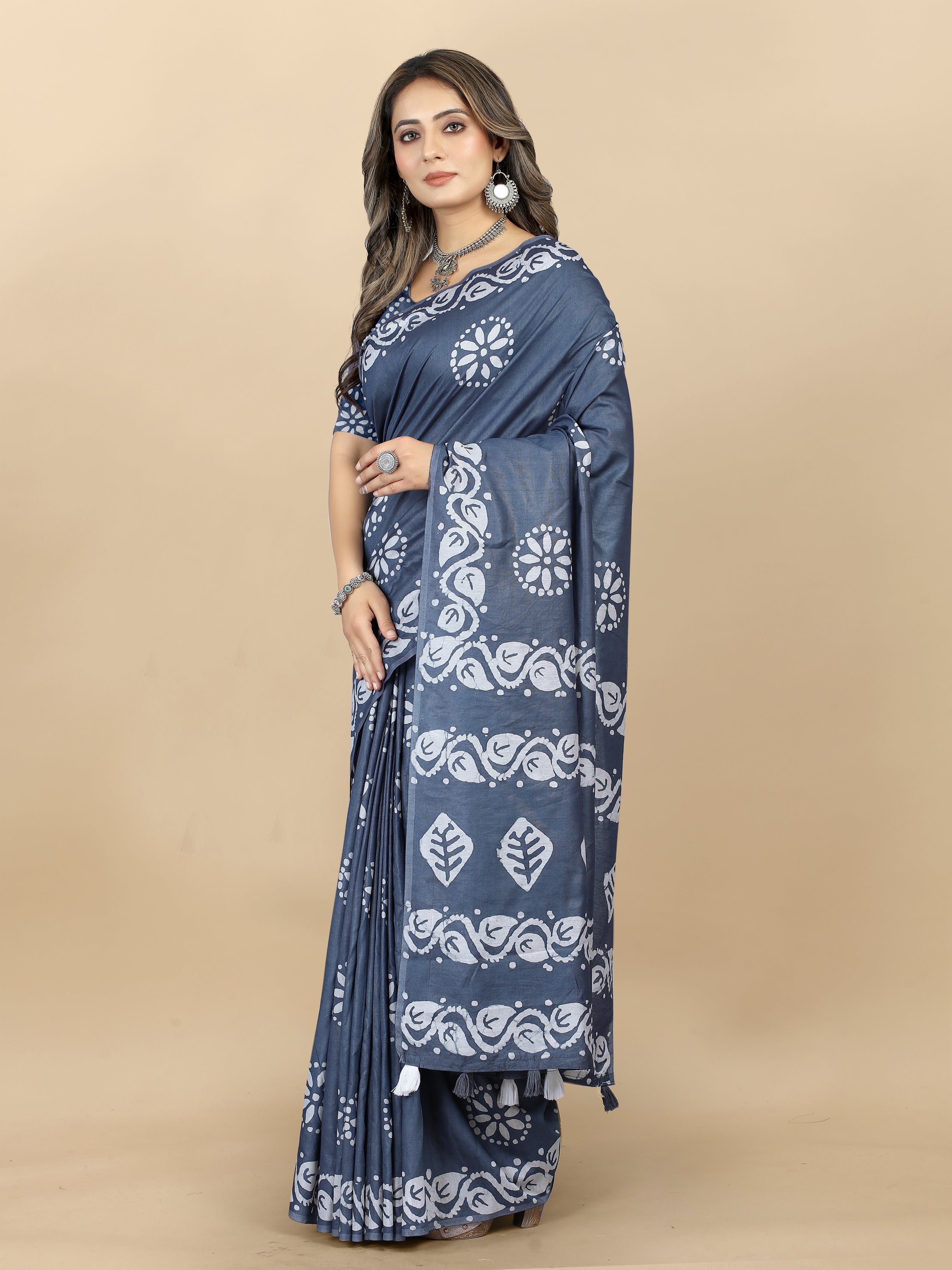 Vedant Vastram Designer Digital Print Batik Saree - Grey | Grocsy