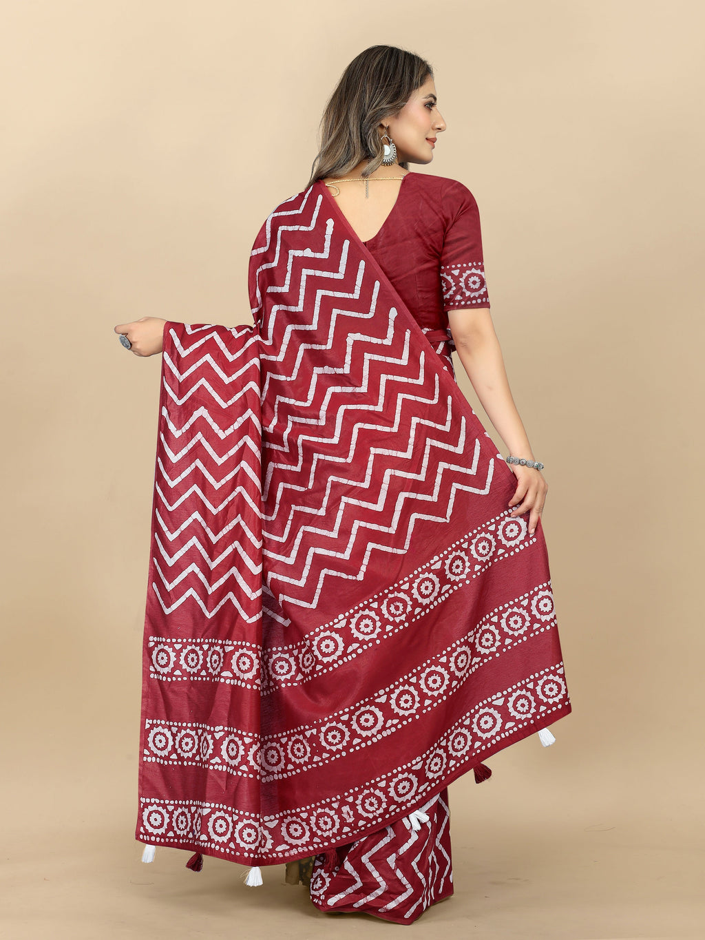Vedant Vastram Designer Digital Print Batik Saree - Maroon | Grocsy