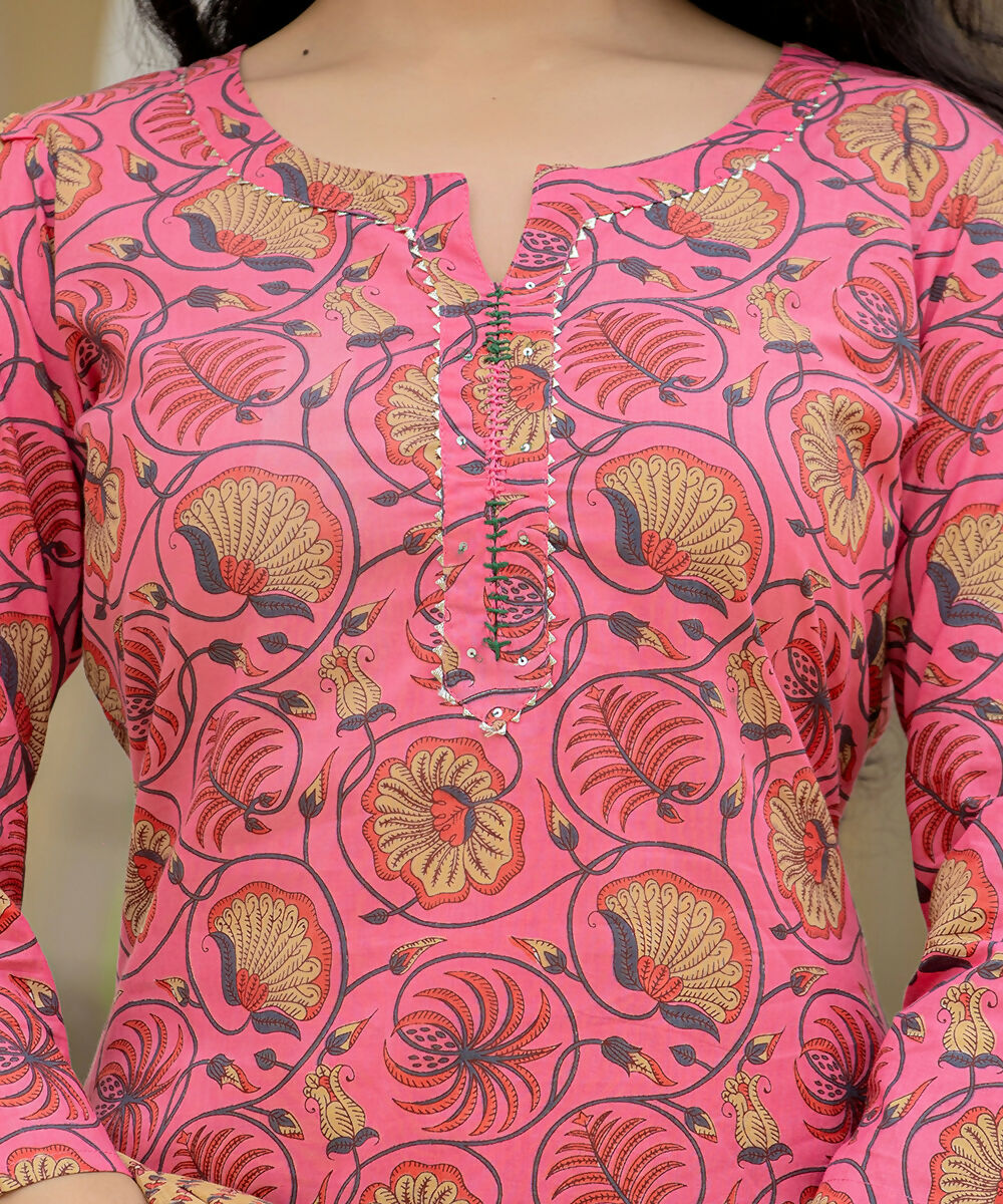 Kaajh Women's Pink Cotton Floral Printed Kurta Pant With Dupatta Set | Grocsy