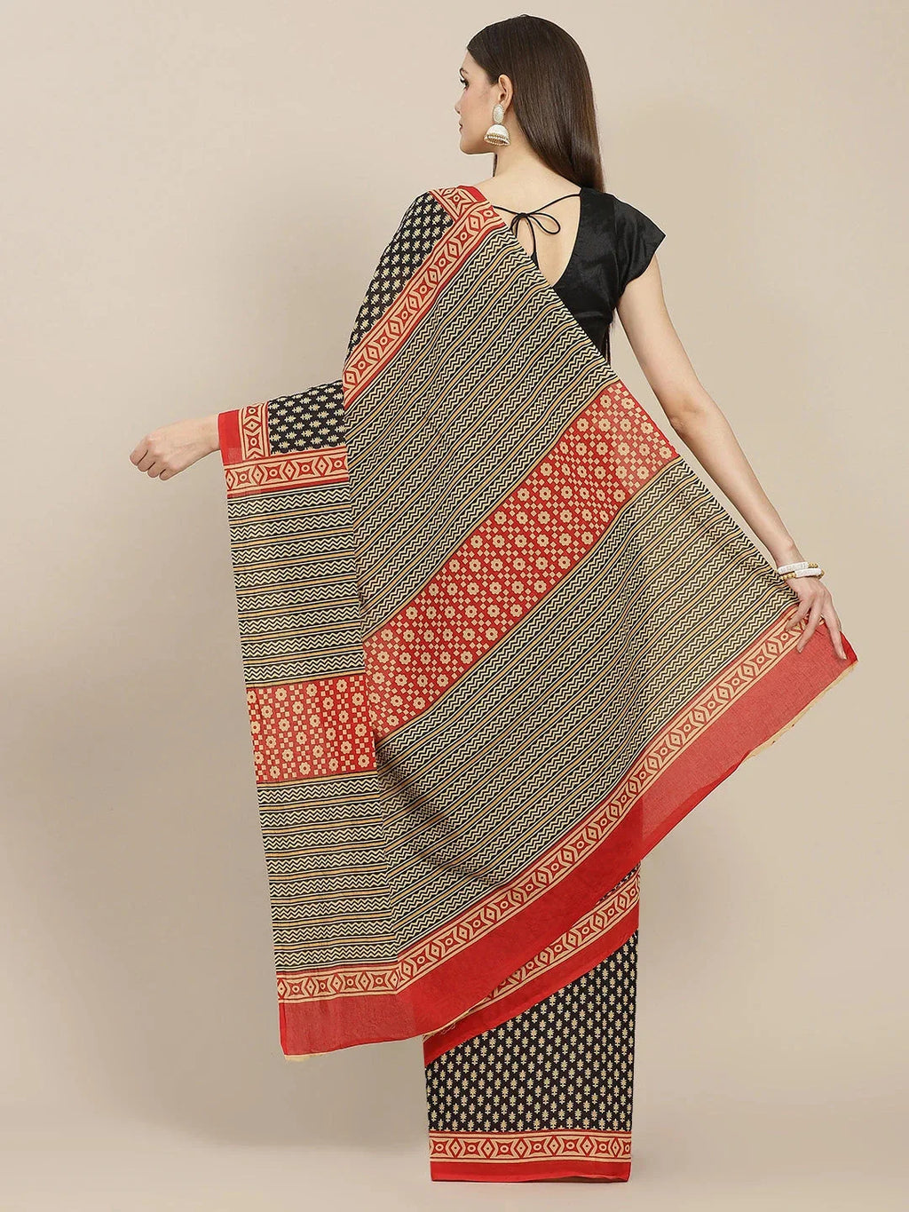 Yufta Black Printed Saree | Grocsy