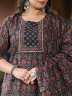 Yufta Black & Red Floral Print Straight Plus size Kurta Trouser And Dupatta Set | Grocsy
