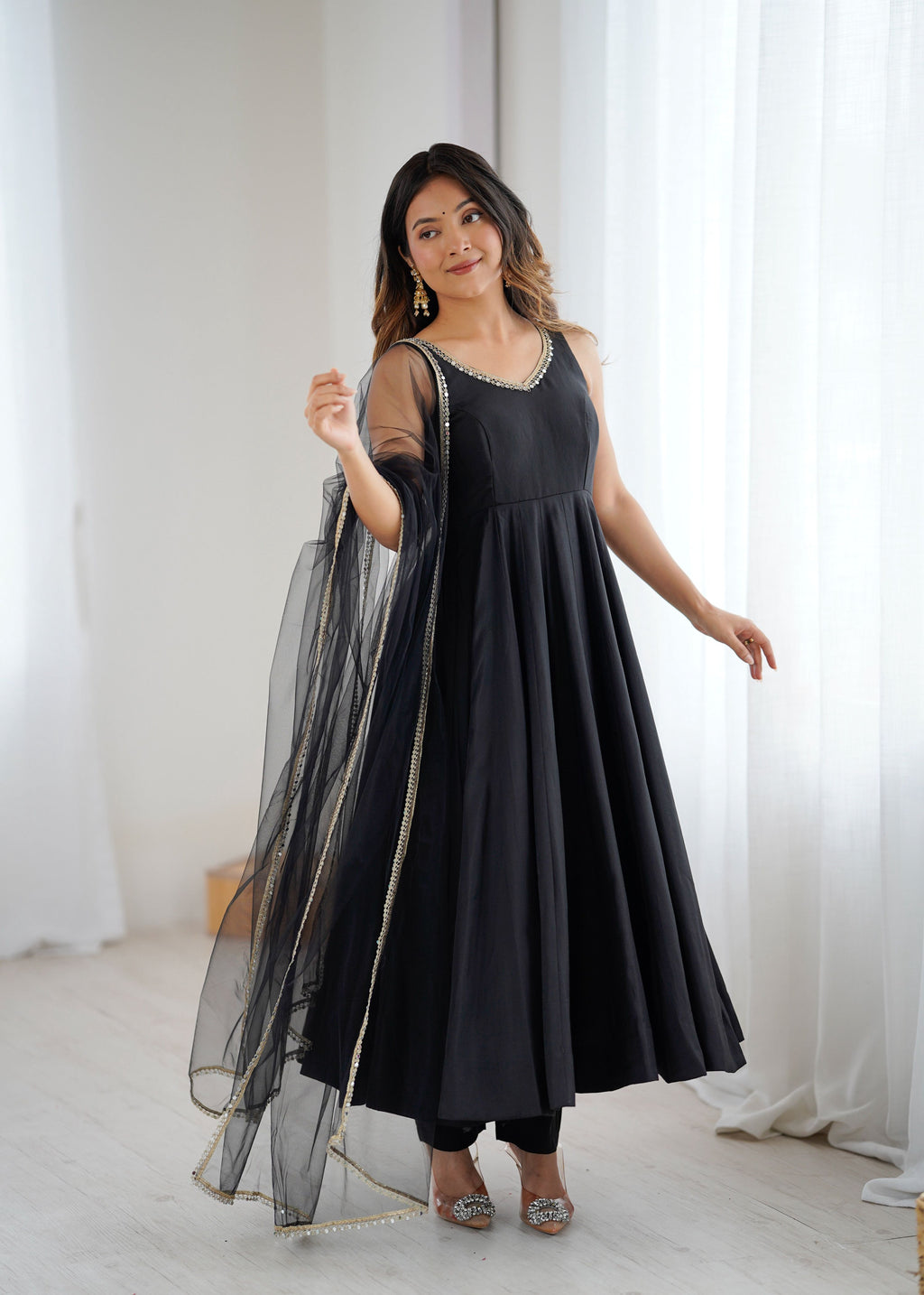 Lorenvalley Fashion Black Pure Romansilk Chanderi Fabric Yoke Fancy Lace Work Anarkali Kurta Pant With Dupatta Set | Grocsy