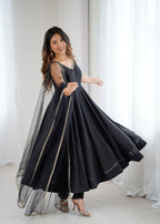 Lorenvalley Fashion Black Pure Romansilk Chanderi Fabric Yoke Fancy Lace Work Anarkali Kurta Pant With Dupatta Set | Grocsy