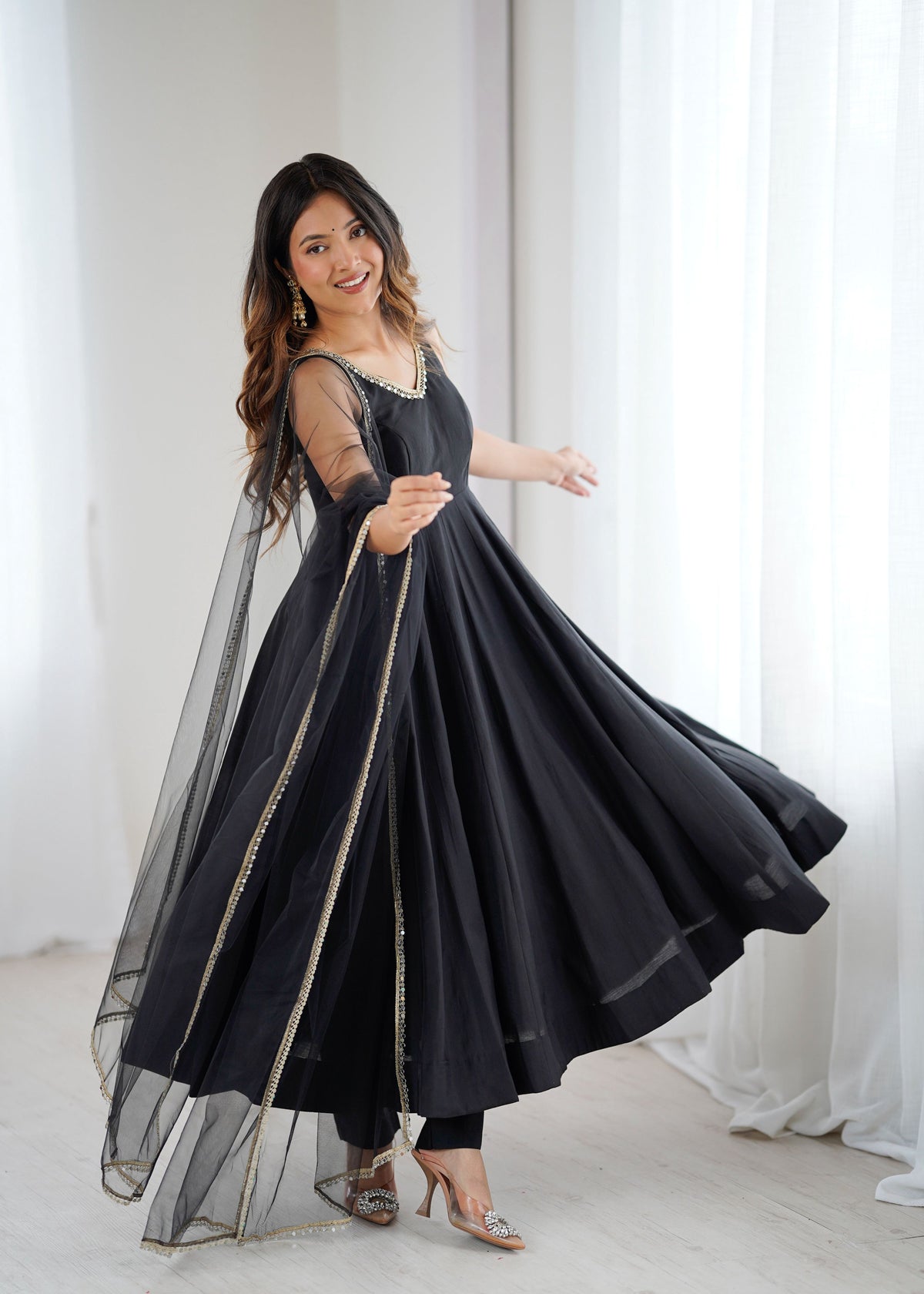 Lorenvalley Fashion Black Pure Romansilk Chanderi Fabric Yoke Fancy Lace Work Anarkali Kurta Pant With Dupatta Set | Grocsy