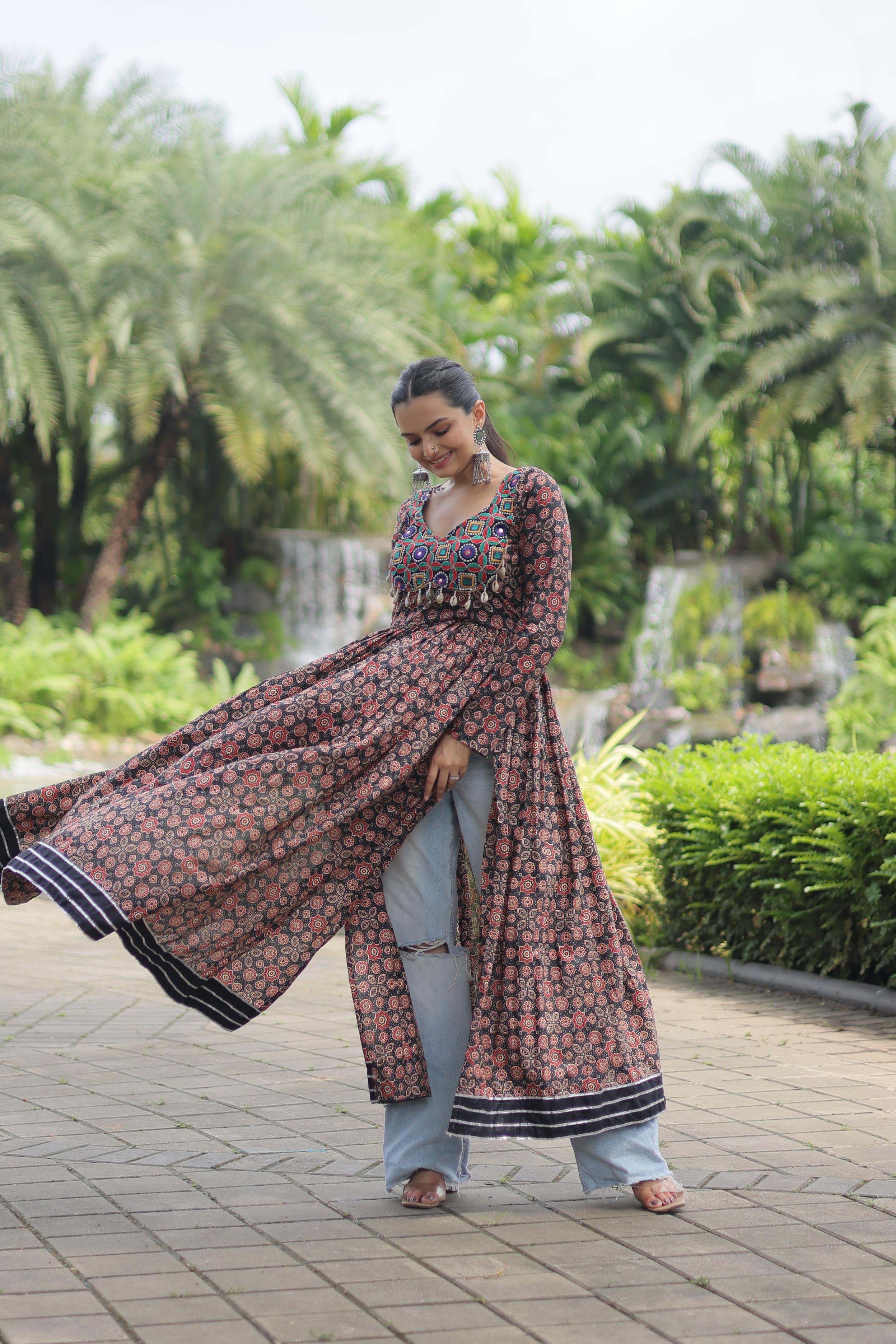 Lorenvalley Black Printed Cotton With Kutchi Gamthi Work And Kodi Lace Kurti | Grocsy
