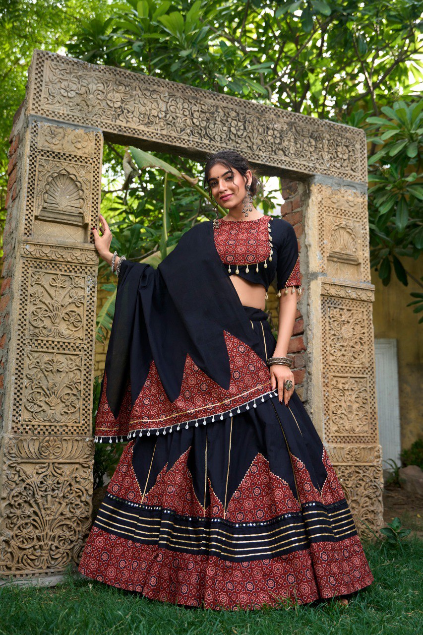 Lorenvalley Black Pure Cotton Plain With Printed And Paper Mirror Work Lace Lehenga Choli | Grocsy