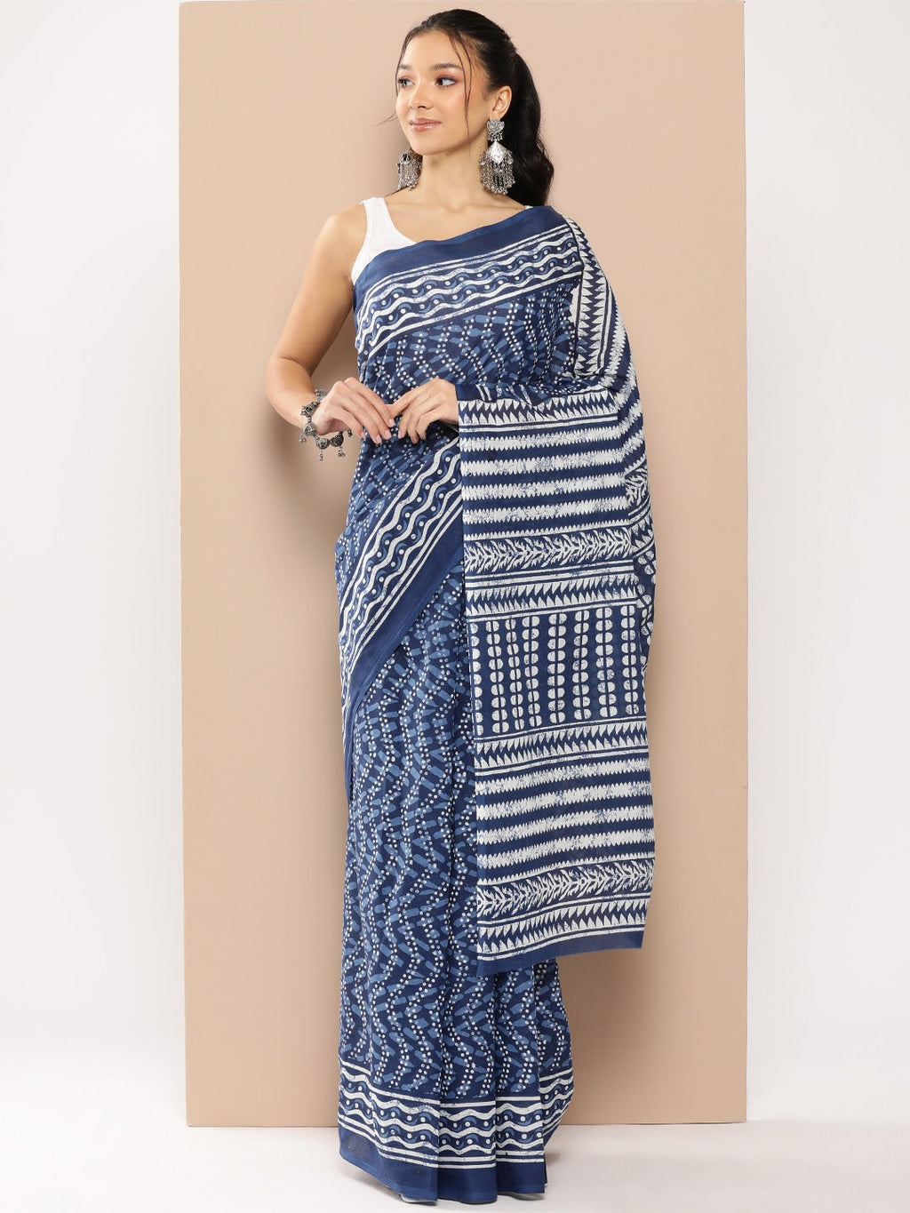 Yufta Blue Chevron Mulmul Cotton Sarees With Unstitched Blouse | Grocsy