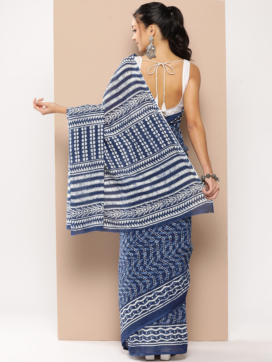 Yufta Blue Chevron Mulmul Cotton Sarees With Unstitched Blouse | Grocsy