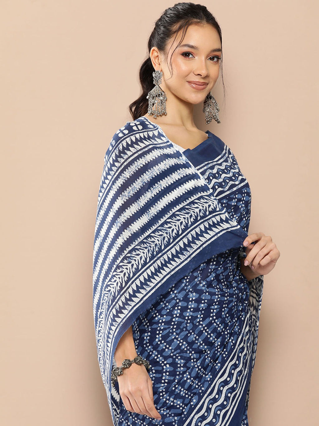 Yufta Blue Chevron Mulmul Cotton Sarees With Unstitched Blouse | Grocsy