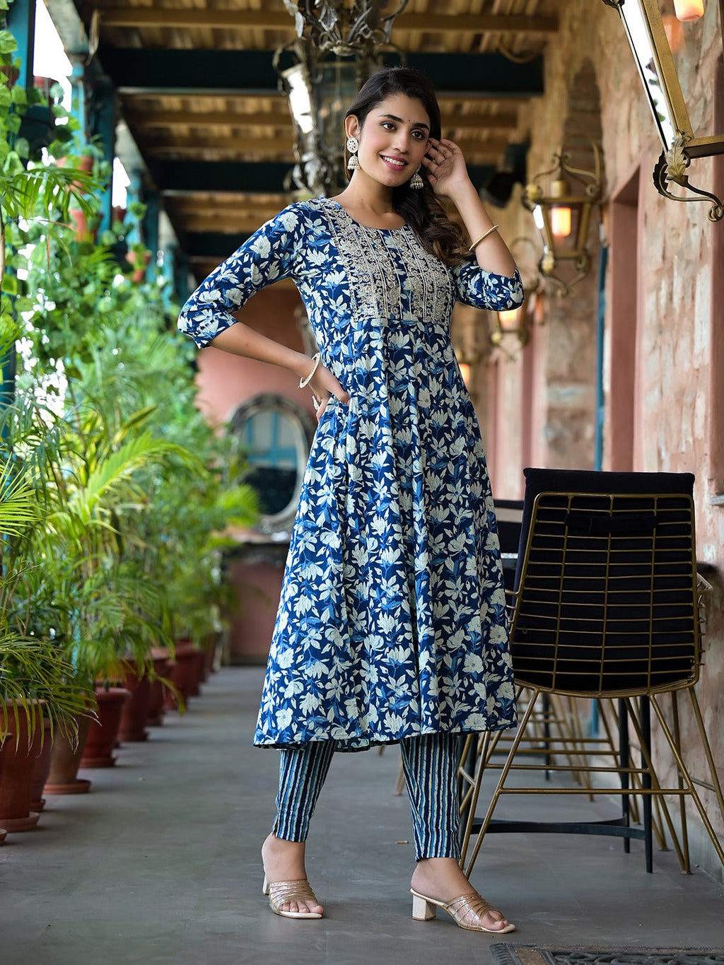 Yufta Blue Floral Dori_Embroidery Kurta Trouser With Dupatta Set | Grocsy