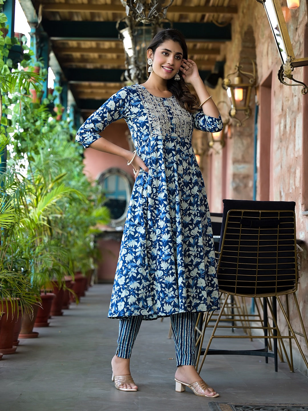 Yufta Blue Floral Dori_Embroidery Kurta Trouser With Dupatta Set | Grocsy