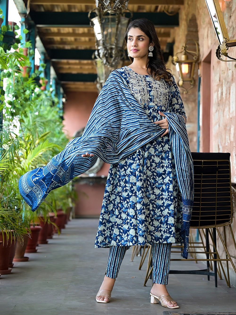 Yufta Blue Floral Dori_Embroidery Kurta Trouser With Dupatta Set | Grocsy
