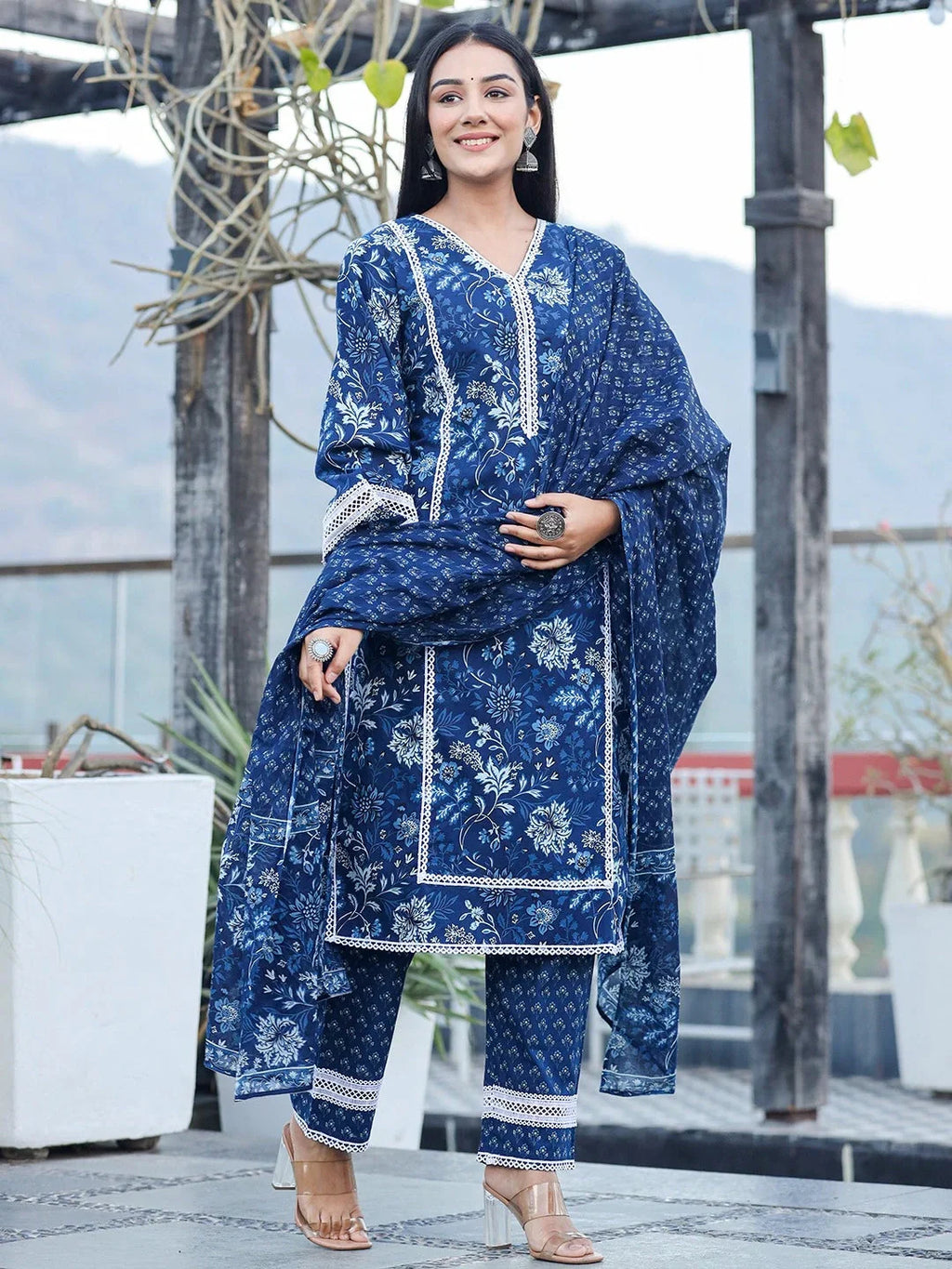 Yufta Blue pure Cotton kurta dupatta set with Thread_Work detailing | Grocsy