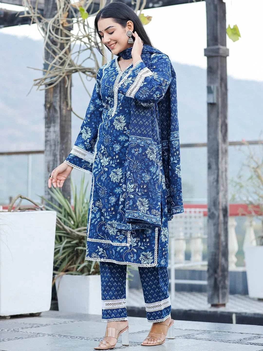 Yufta Blue pure Cotton kurta dupatta set with Thread_Work detailing | Grocsy
