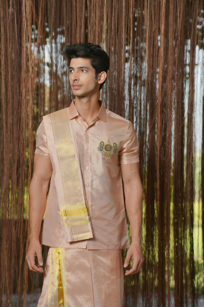 Dusky Pink Kanjivaram Machien Embroidered Pattu Set by Hilo Design | Grocsy