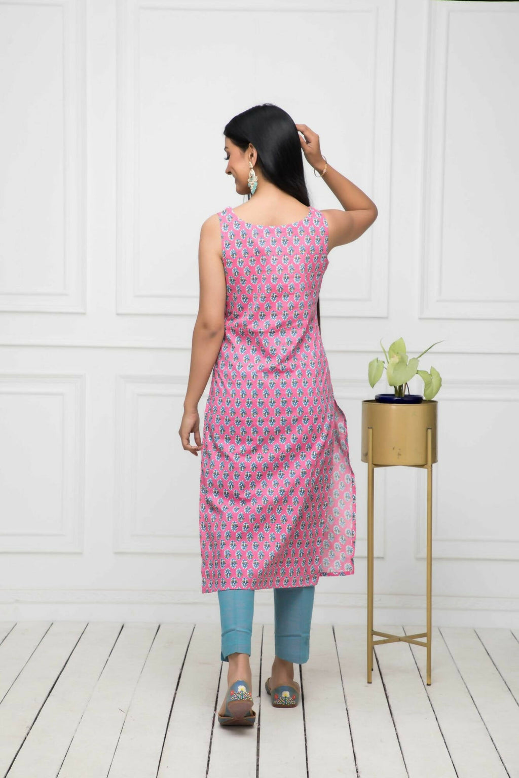 Myshka Women Pink Solid Cotton Straight Round Neck Kurtas | Grocsy