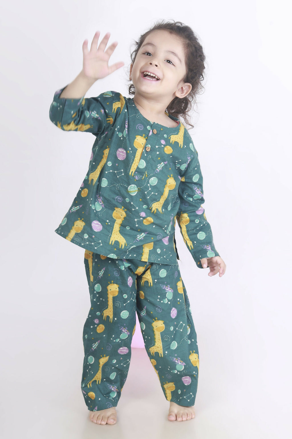 Breathables Green Giraffe Print Cotton Nightsuit Set For Kids | Grocsy