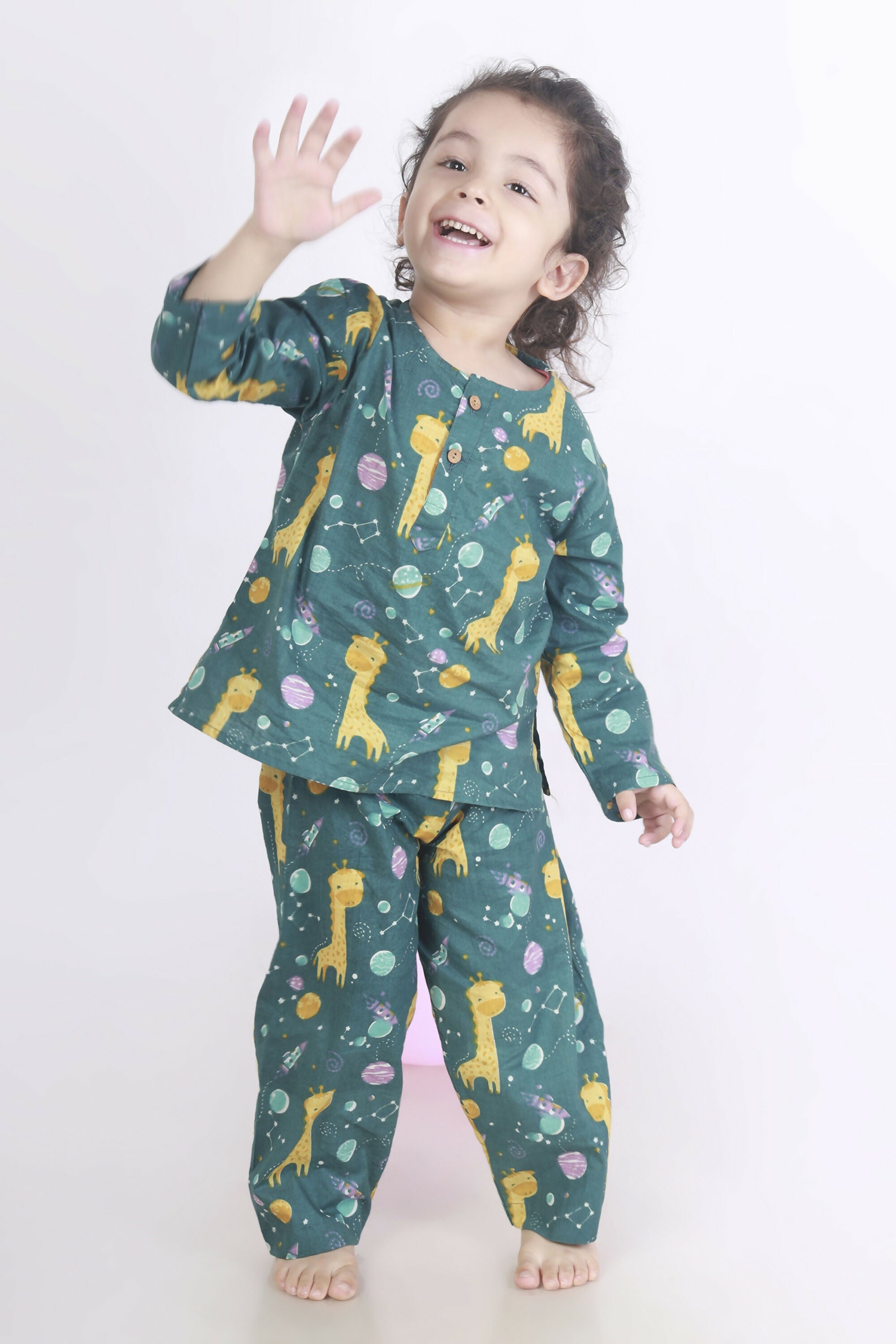 Breathables Green Giraffe Print Cotton Nightsuit Set For Kids | Grocsy