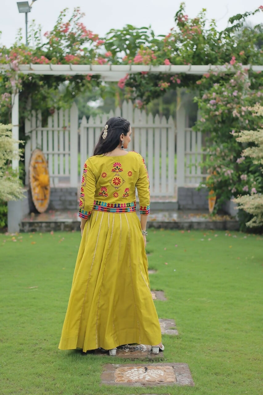 Teeya Creation Parrot Green Colour Roman Silk With Gamathi Work Navratri Lehenga Choli | Grocsy