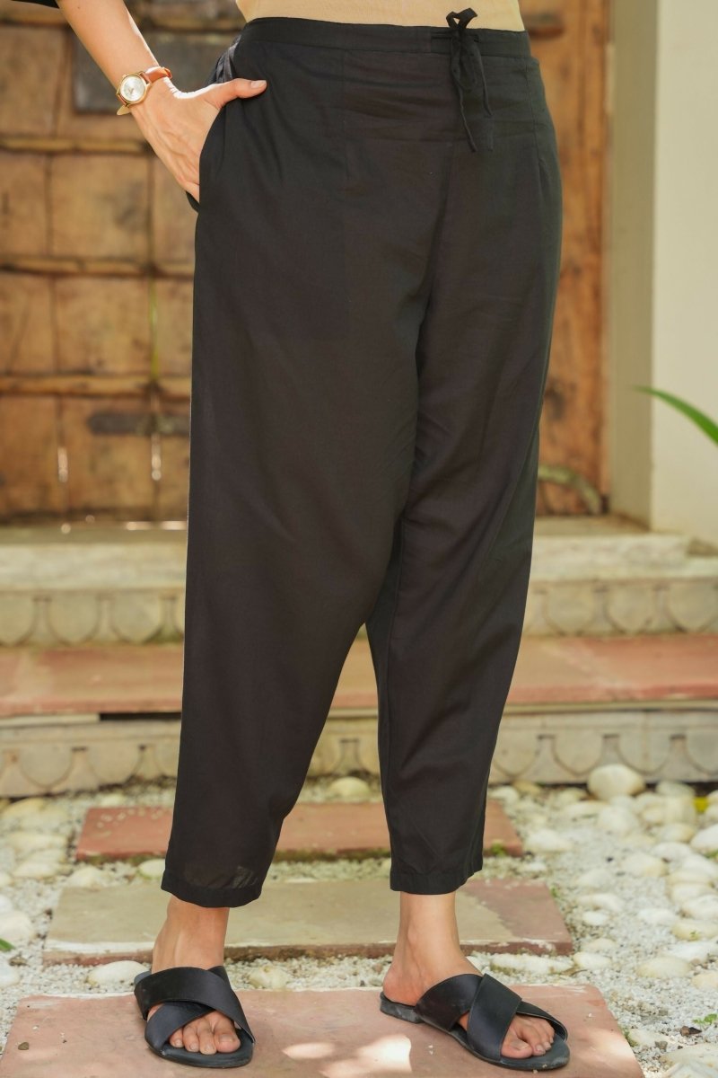 Aramya Straight Soft Cotton Solid Women's Kurta Set - Black | Grocsy