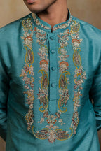 Falling Raw Silk Green Paisley Zari Kurta Set By Hilo Design | Grocsy