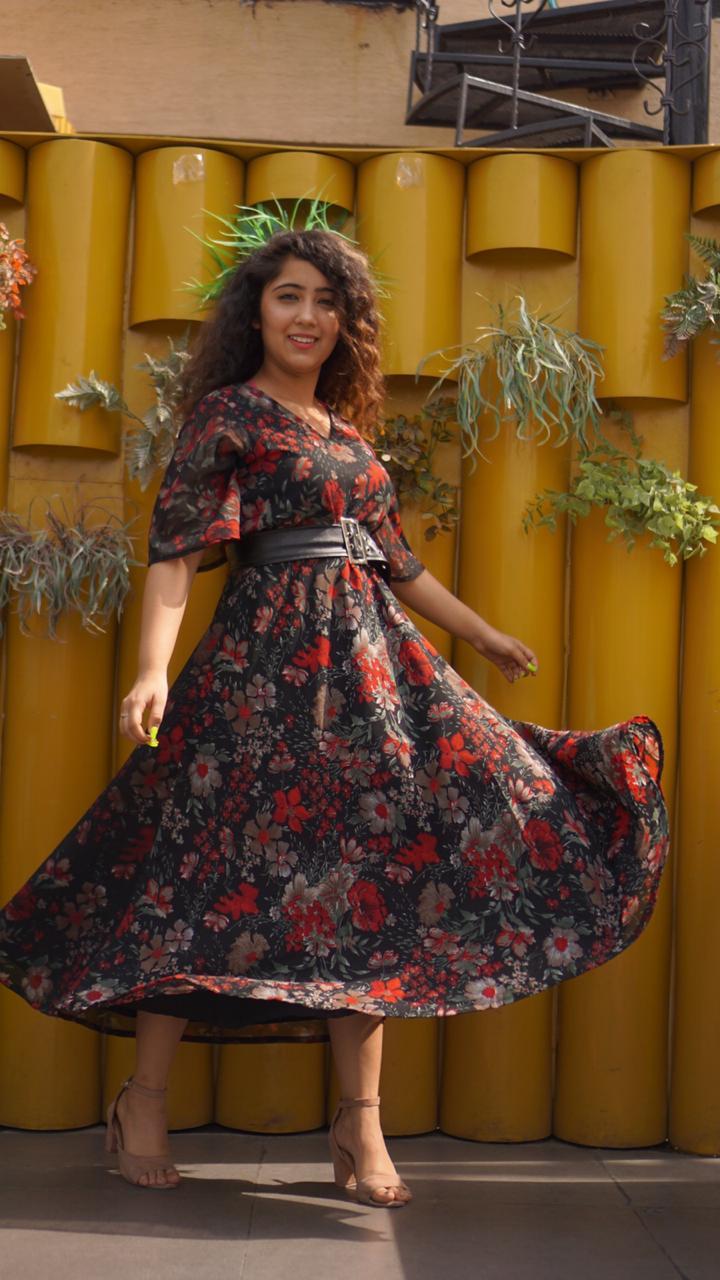 Jompers Women Black & Red Floral Printed Gorgette Flared Kurta | Grocsy