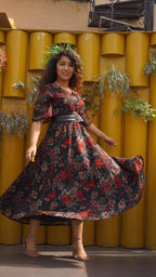 Jompers Women Black & Red Floral Printed Gorgette Flared Kurta | Grocsy