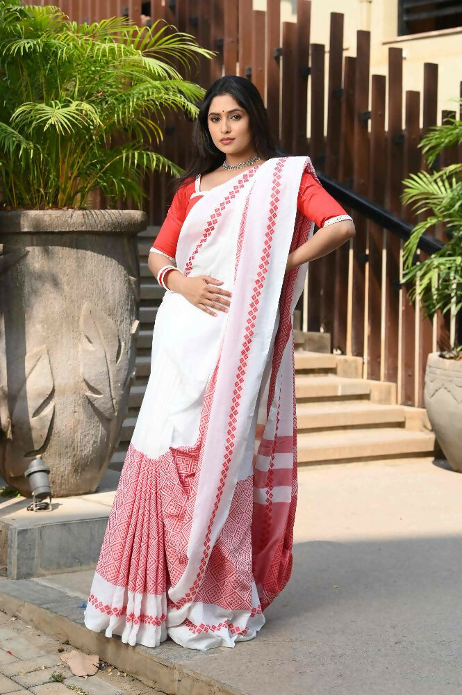 Beatitude White Cotton Tangail Handloom Saree | Grocsy
