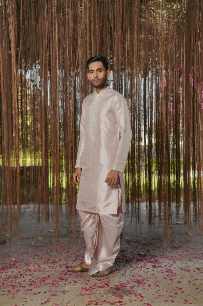 Sandstone Kanjivaram Machien Embroidered Pattu Set by Hilo Design | Grocsy
