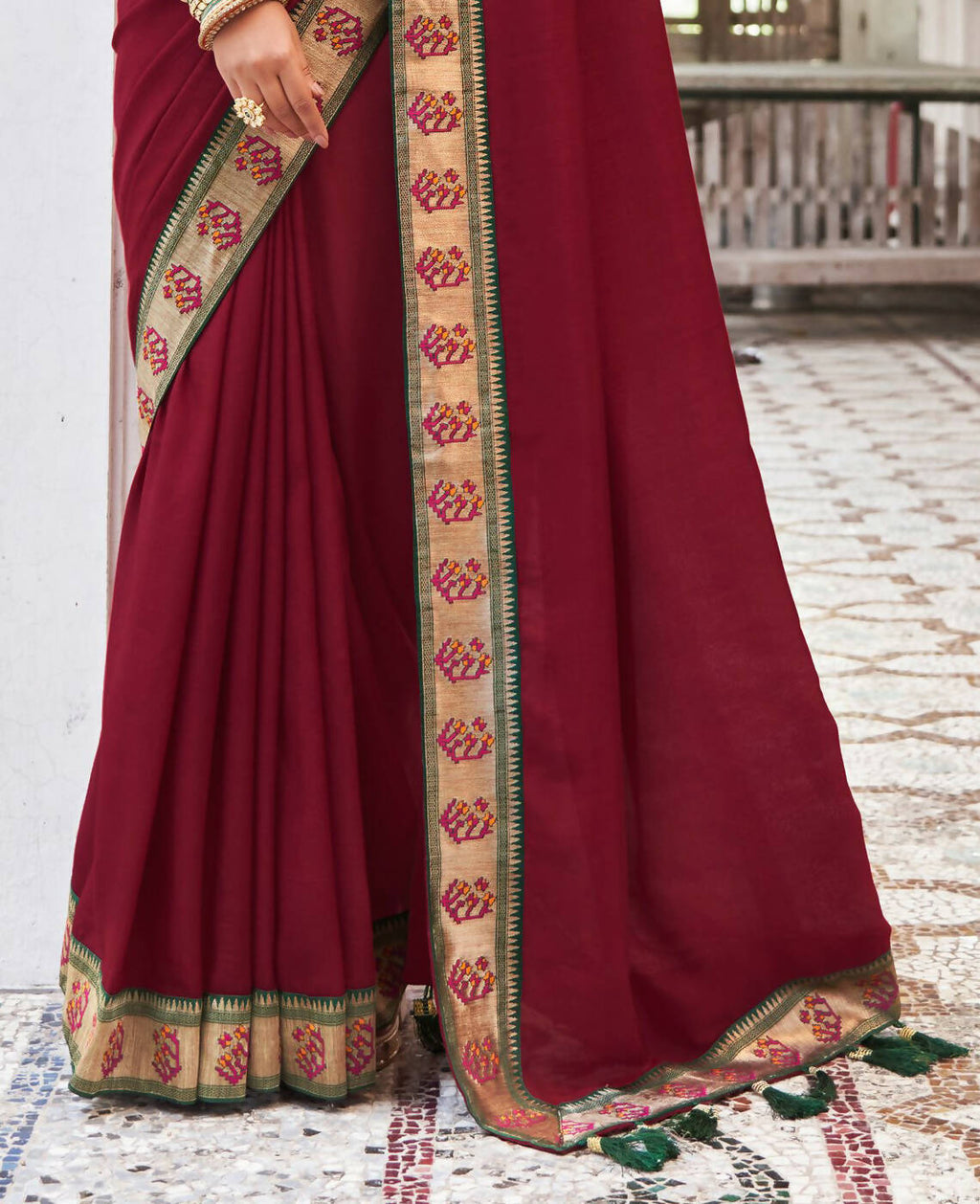 Maroon Vichitra Solid Saree With Unstitched Blouse Piece - Juhi | Grocsy