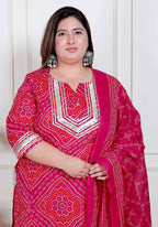 Miravan Plus Size Women'S Pink Bandhani Printed Straight Kurta With Palazzo & Dupatta | Grocsy