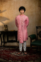 Falling Raw Silk Pink Gulab Pakshi Kurta Set By Hilo Design | Grocsy