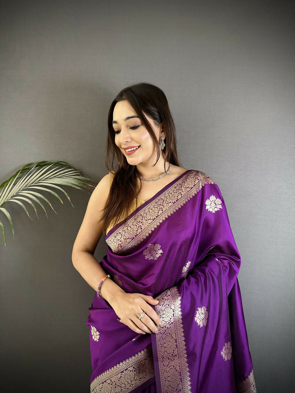 Joban Fashion Purple Floral Jacquard Woven Design Cotton Silk Banarasi Silk Saree | Grocsy