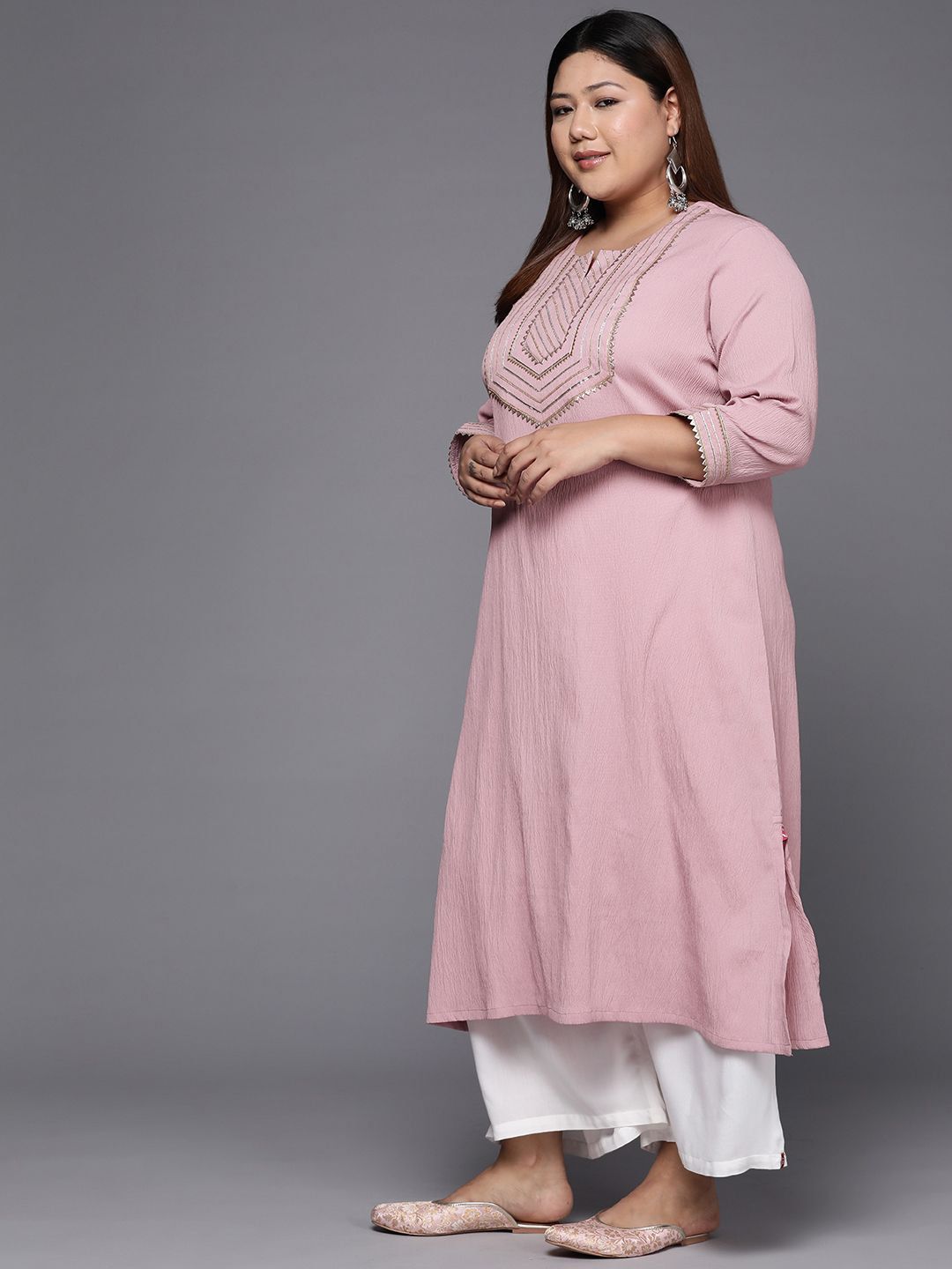 Sztori Embellished Gotta Patti Detail Crepe Kurta | Grocsy