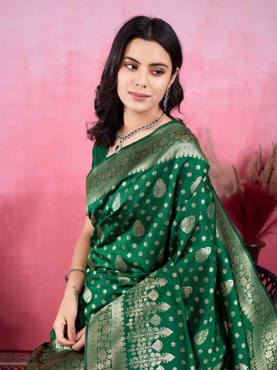 Vedant Vastram Banarasi Silk Fashion Saree - Green | Grocsy