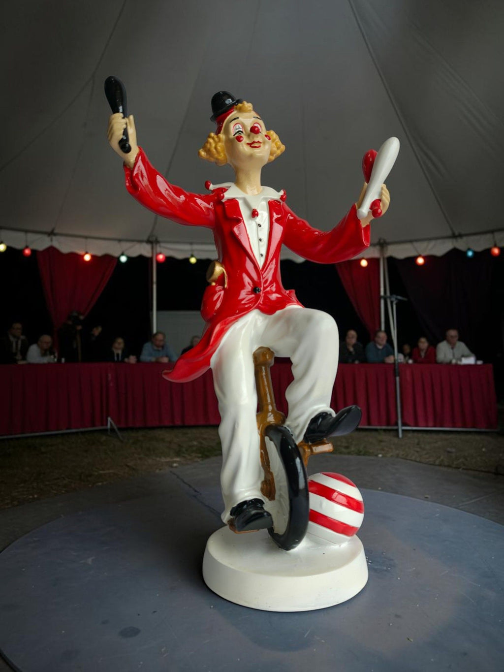 Sun Mun Decors Juggling Circus Clown Figurine | Grocsy