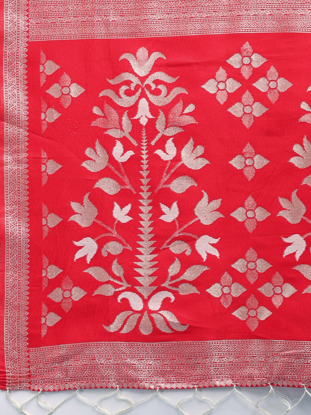 Shree Shyam Fashion Devistuti Red White Linen Cotton Saree | Grocsy