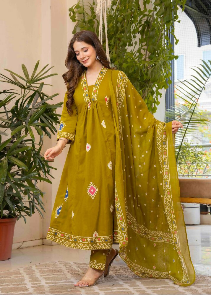 Jaimini Women Cotton Printed V-Neck 3/4 Sleeves Calf Length Flared Kurta Pant And Dupatta Set | Grocsy