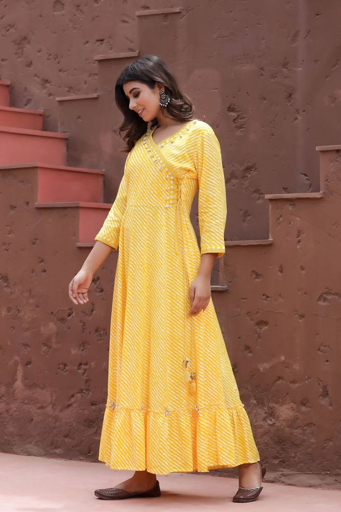 Yufta Women Yellow & White Leheriya Printed Kurta With Coffee Bean Shell Detail | Grocsy